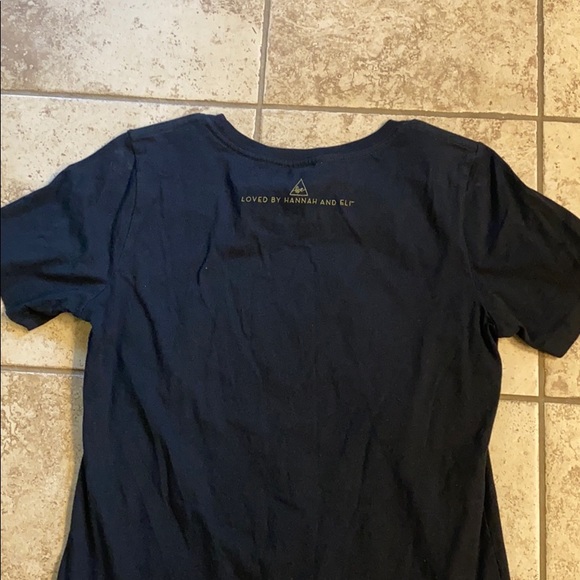 Mama Bear Tee - Picture 2 of 4